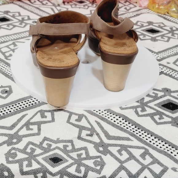 NATURALIZER SOUL Mia Taupe Wedges Size 11M - Picture 8 of 14